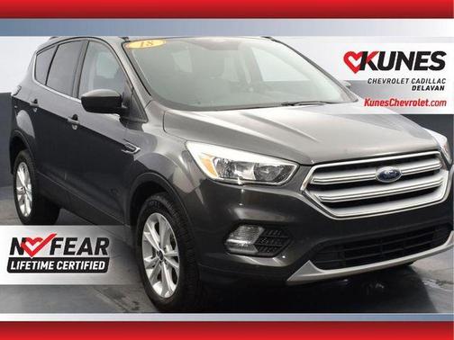 Photo 1 of 76 of 2018 Ford Escape SE