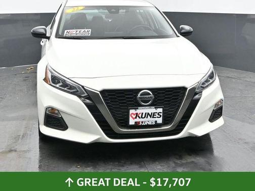 2022 Nissan Altima 2.5 SR