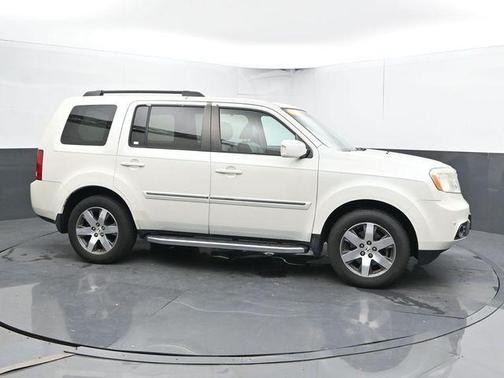 White 2013 Honda Pilot Touring