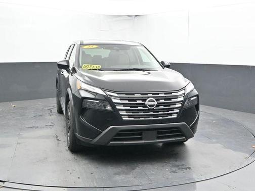 Super Black 2025 Nissan Rogue SV