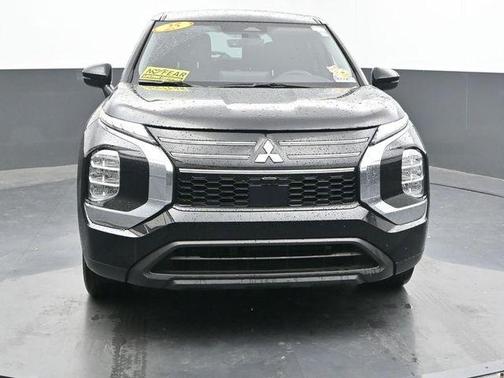 2025 Mitsubishi Outlander ES