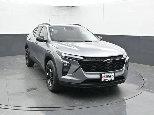 Sterling Gray Metallic 2026 Chevrolet Trax LT