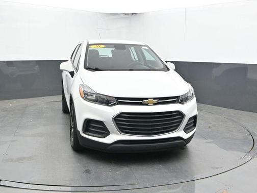 Summit White 2020 Chevrolet Trax LS