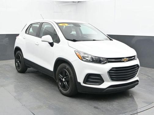 Summit White 2020 Chevrolet Trax LS
