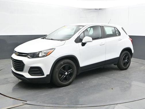 Summit White 2020 Chevrolet Trax LS