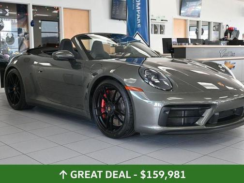 Aventurine Green Metallic 2022 Porsche 911 Carrera GTS