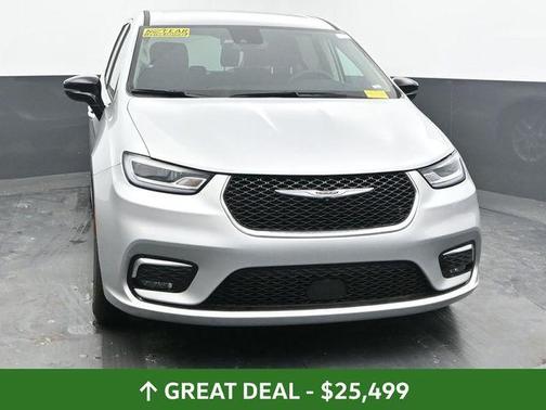 Silver Mist Clearcoat 2024 Chrysler Pacifica Touring-L