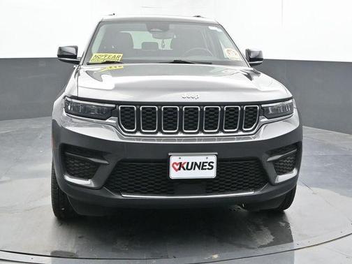 Metallic 2023 Jeep Grand Cherokee Laredo