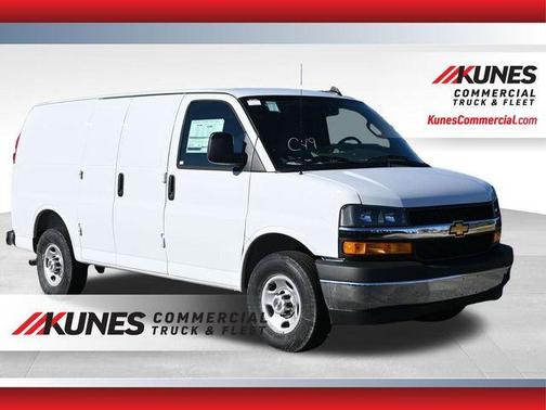 Summit White 2026 Chevrolet Express 2500 Work Van