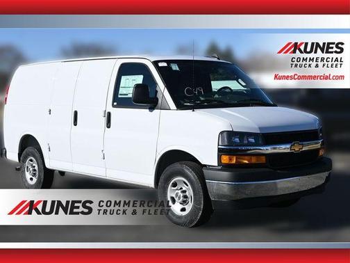 Summit White 2026 Chevrolet Express 2500 Work Van