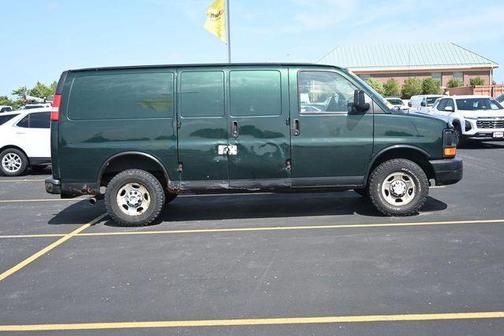 Polo Green Metallic 2009 GMC Savana 3500 Work Van