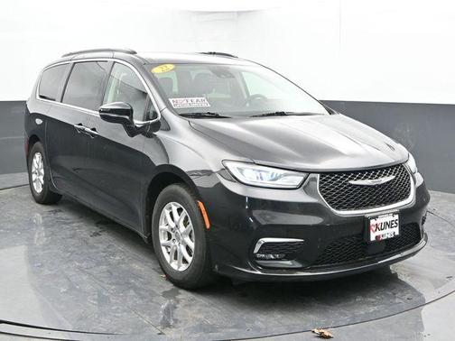 2022 Chrysler Pacifica Touring-L