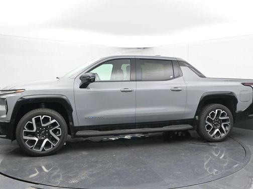 2025 Chevrolet Silverado EV RST