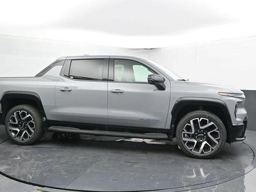 2025 Chevrolet Silverado EV RST