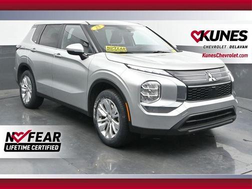 2025 Mitsubishi Outlander ES