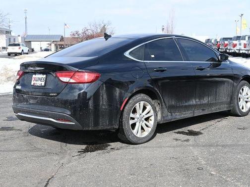 2017 Chrysler 200 Limited