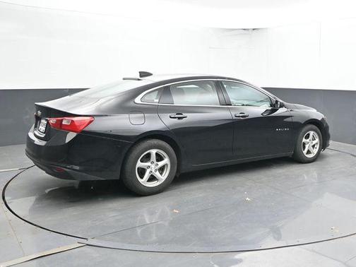Mosaic Black Metallic 2017 Chevrolet Malibu 1LS