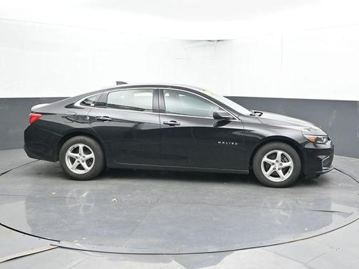 Mosaic Black Metallic 2017 Chevrolet Malibu 1LS