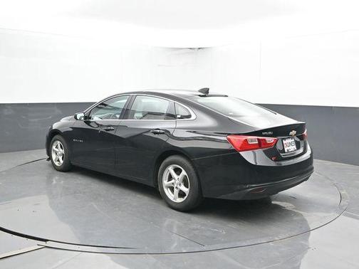 Mosaic Black Metallic 2017 Chevrolet Malibu 1LS