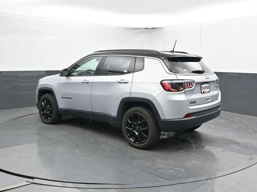 Silver Zynith 2025 Jeep Compass Limited