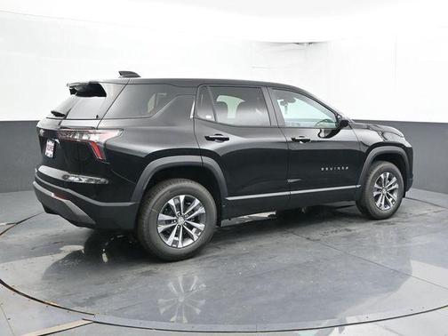 Mosaic Black Metallic 2027 Chevrolet Equinox LT
