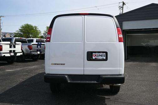 Summit White 2026 Chevrolet Express 2500 Work Van