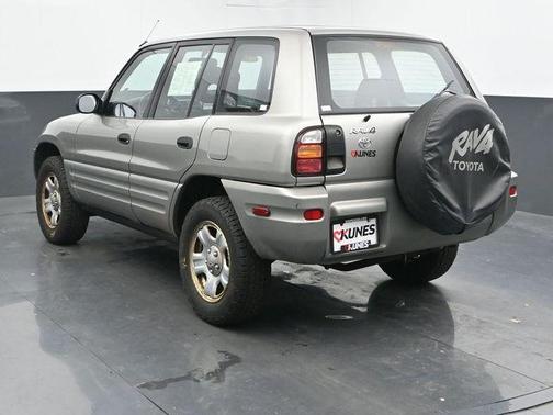 2000 Toyota RAV4 Base