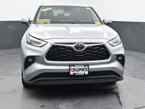 Celestial Silver Metallic 2023 Toyota Highlander LE