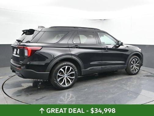 Black Metallic 2025 Ford Explorer ST-Line
