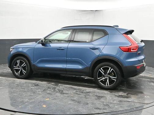 2024 Volvo XC40 B5 Core