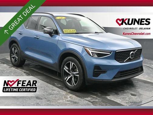 2024 Volvo XC40 B5 Core