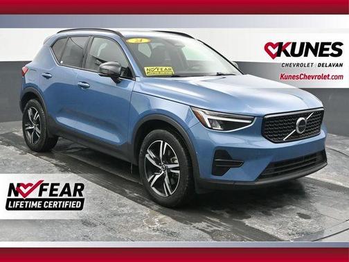 2024 Volvo XC40 B5 Core