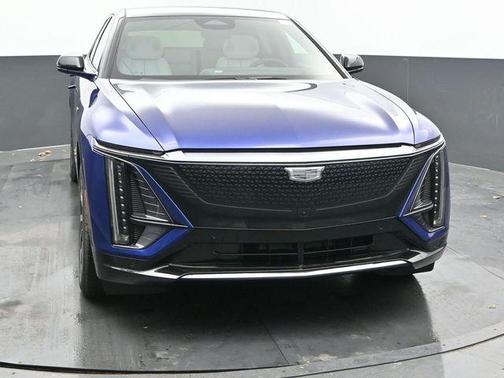 2025 Cadillac LYRIQ Sport