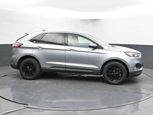 Silver Metallic 2021 Ford Edge SEL