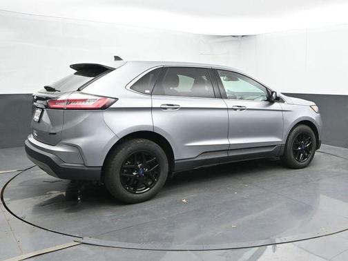Silver Metallic 2021 Ford Edge SEL
