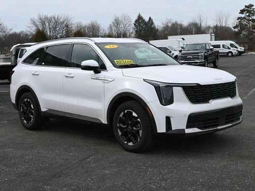 2024 Kia Sorento S