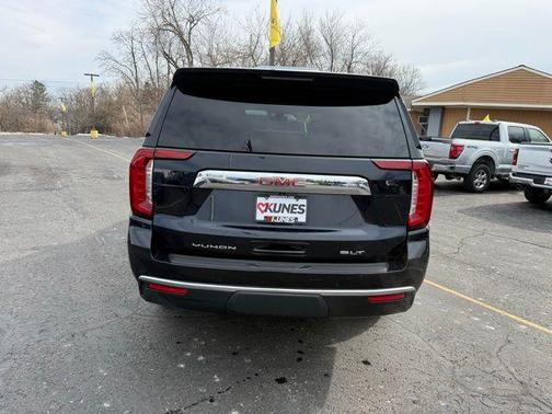 Midnight Blue Metallic 2022 GMC Yukon SLT