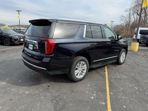Midnight Blue Metallic 2022 GMC Yukon SLT