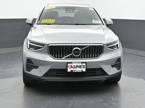 2024 Volvo XC40 B5 Core