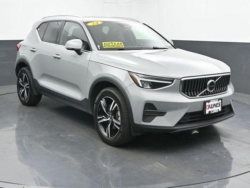 2024 Volvo XC40 B5 Core