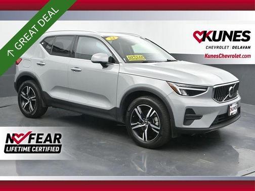 2024 Volvo XC40 B5 Core