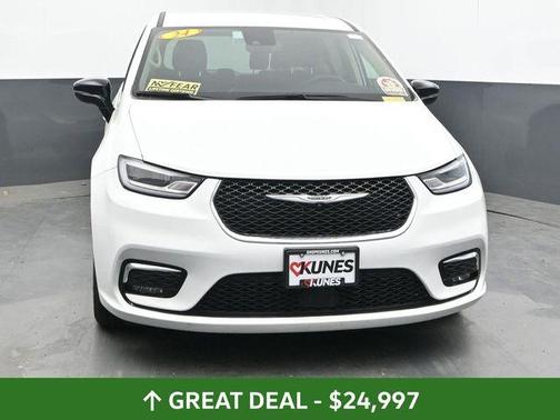 Bright White Clearcoat 2024 Chrysler Pacifica Touring-L