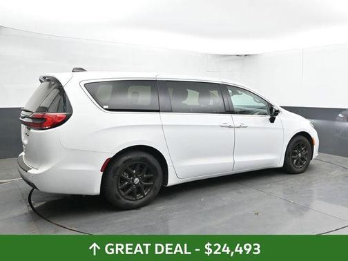 Bright White Clearcoat 2024 Chrysler Pacifica Touring-L