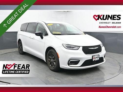 Bright White Clearcoat 2024 Chrysler Pacifica Touring-L