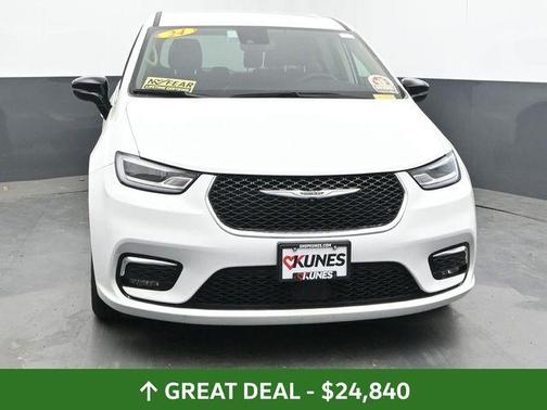 Bright White Clearcoat 2024 Chrysler Pacifica Touring-L