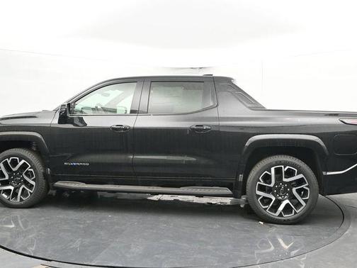 2025 Chevrolet Silverado EV RST