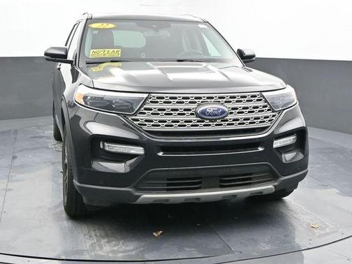 Black 2022 Ford Explorer Limited
