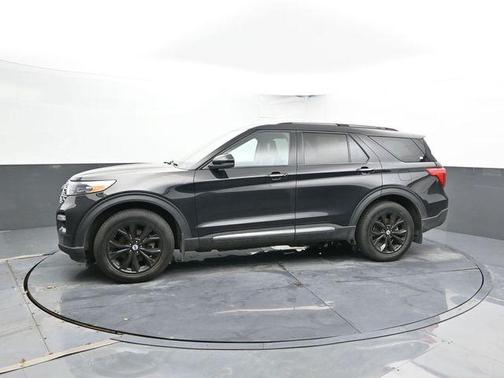 Black 2022 Ford Explorer Limited