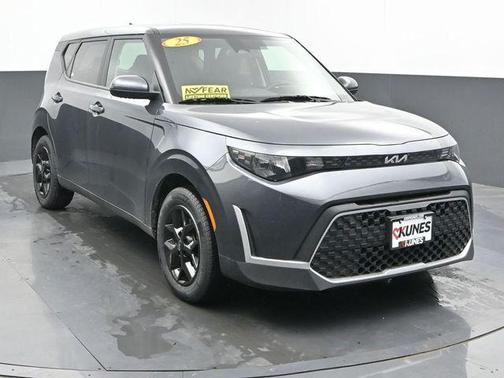 Gray 2025 Kia Soul LX