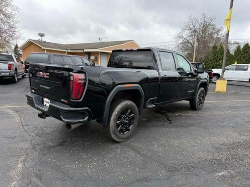 Onyx Black 2024 GMC Sierra 2500 AT4